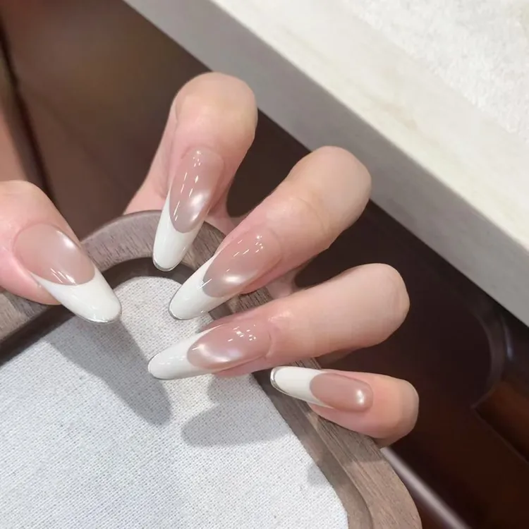 逗逗【月光漫游】-手绘法式美甲纯手工轻奢显白可拆卸穿戴甲
