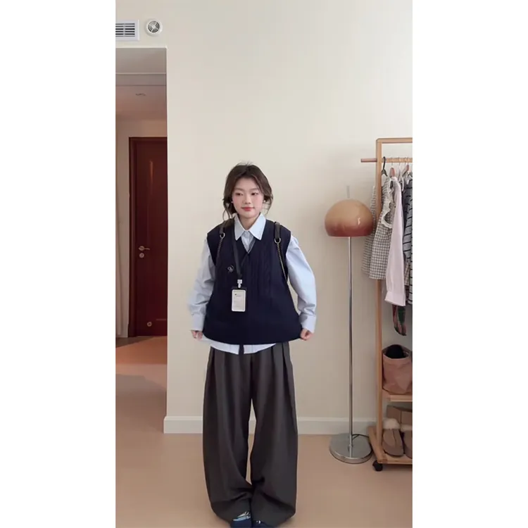 学院风甜美麻花针织马甲背心女2025新款外搭叠穿衬衣裤子三件套装