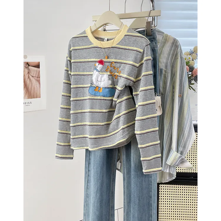 撞色条纹长袖T恤女2025秋季新款植绒小鸭设计感显瘦遮肉打底上衣