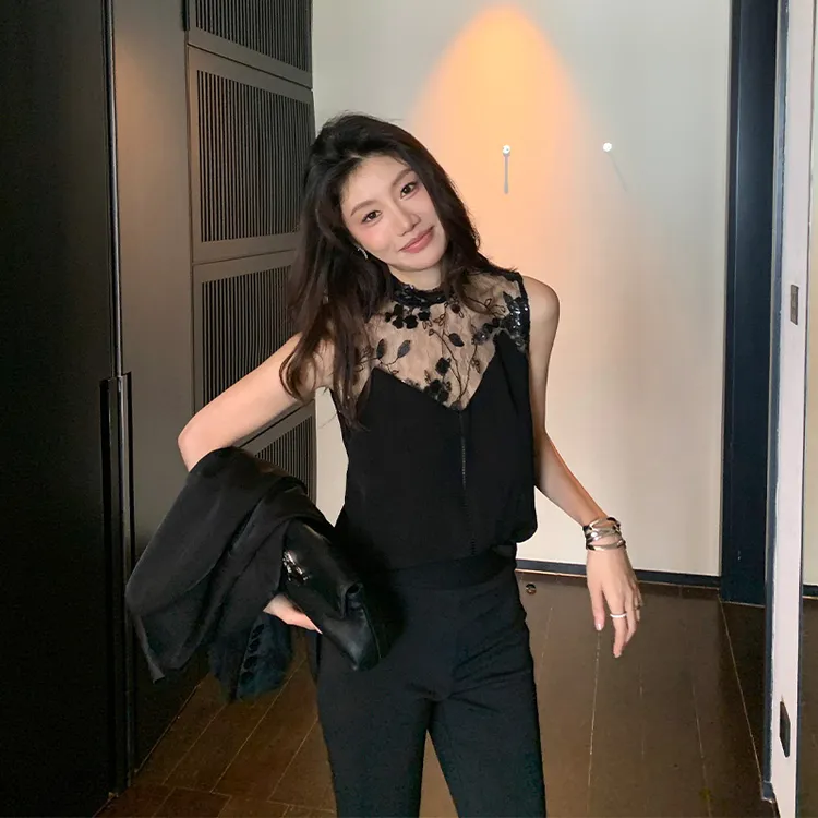 【ALONE SAVOR】龍喜儿暗夜琉璃 法式黑色蕾丝网纱拼接背心T696