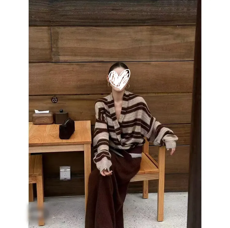 条纹长袖上衣+半身裙长裙两件套轻奢慵懒风休闲针织套装女秋00606