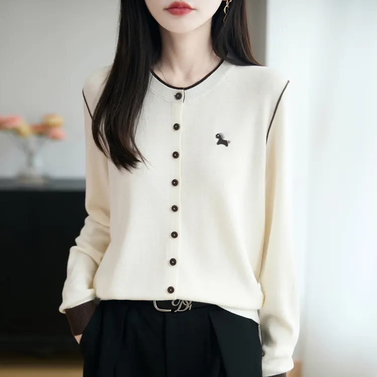 哥弟阿玛施正品2025秋装女时尚显瘦长袖毛针织开衫小马刺绣假两件