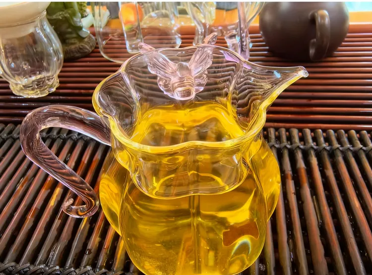 刮风寨古树纯料茶易武正山普洱茶生茶头春采摘古树茶