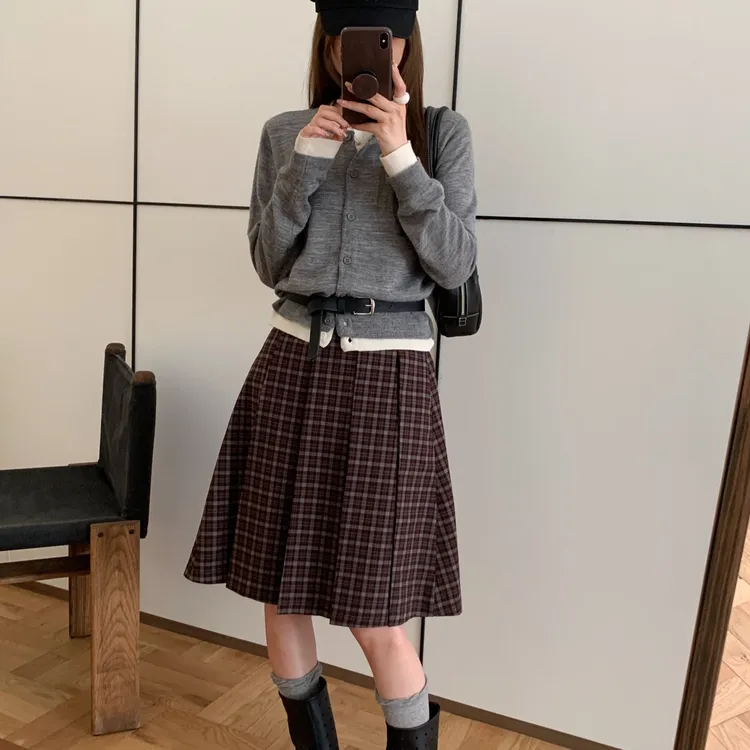 格子中长款半身裙日系显白百褶裙显瘦格纹A字高腰中裙遮胯学院风