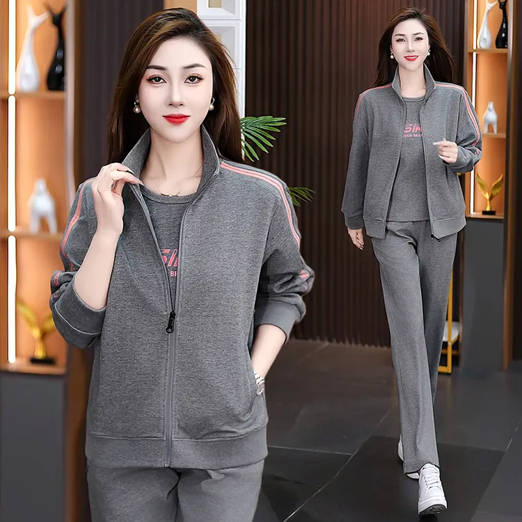 运动套装女士春秋2025新款洋气妈妈时尚宽松跑步休闲服卫衣三件套