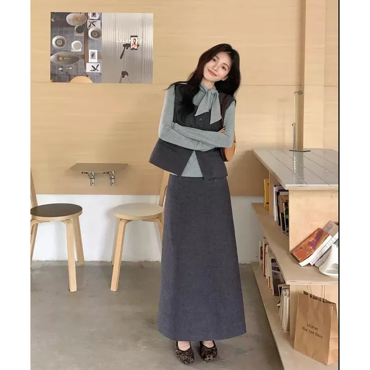 流行复古休闲风套装裙女秋季新款马甲打底衫半身裙三件套