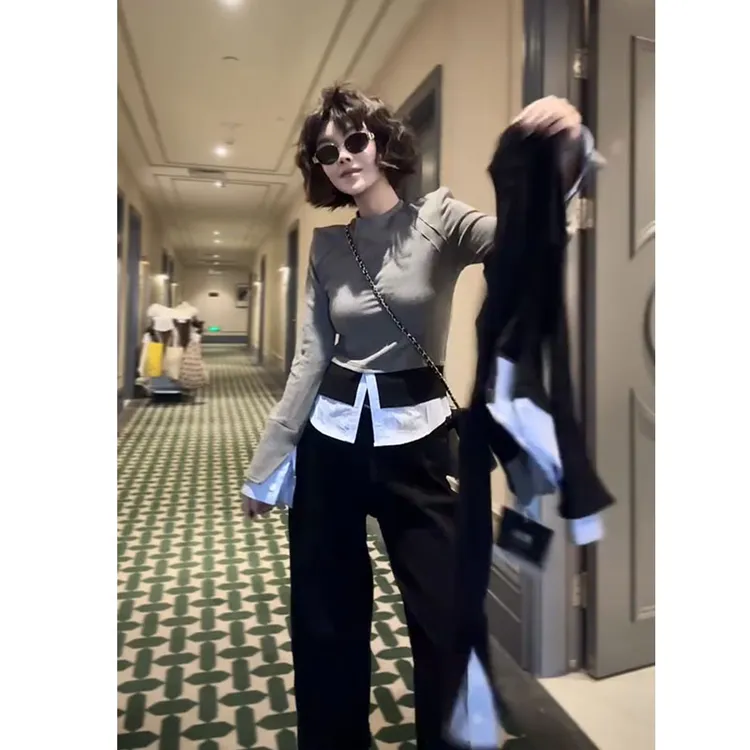 欧货2025冬季新款撞色朋克风V领拼接常规款长袖T恤修身时尚显瘦潮