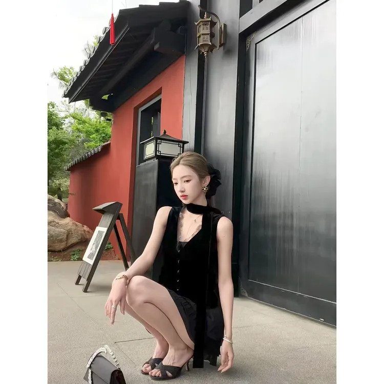 V领无袖马甲背心上衣女财阀千金女装轻熟风御姐高腰显瘦短裙子