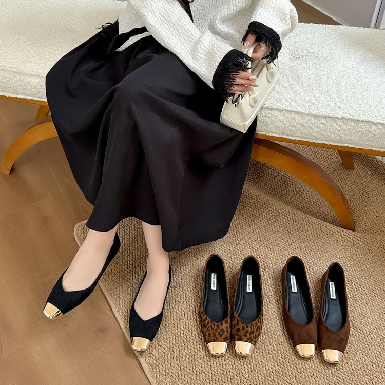 2025秋季平底小香风方头气质单鞋女黑色法式浅口软底软面百搭单鞋