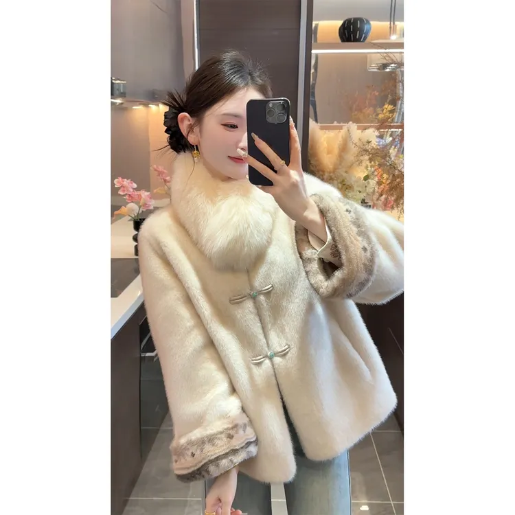 【周粥】【玉锦】2025新款皮绒一体气质时尚设计感百搭外套JJD4WT8167