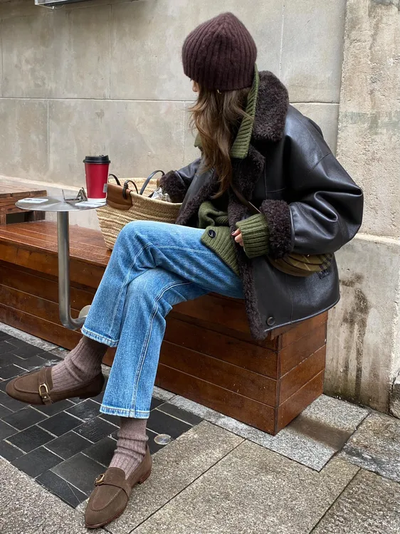 2025秋冬新款正反两穿皮外套绿色针织衫高腰阔腿牛仔裤三件套装