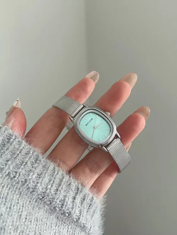 【Vintage古着】新款椭圆小表盘女士小众轻奢通勤百搭链条石英手表