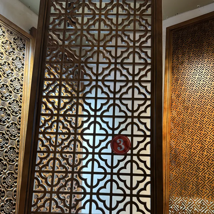 双面雕刻屏风隔断。加腿。65×260实木雕刻海棠花