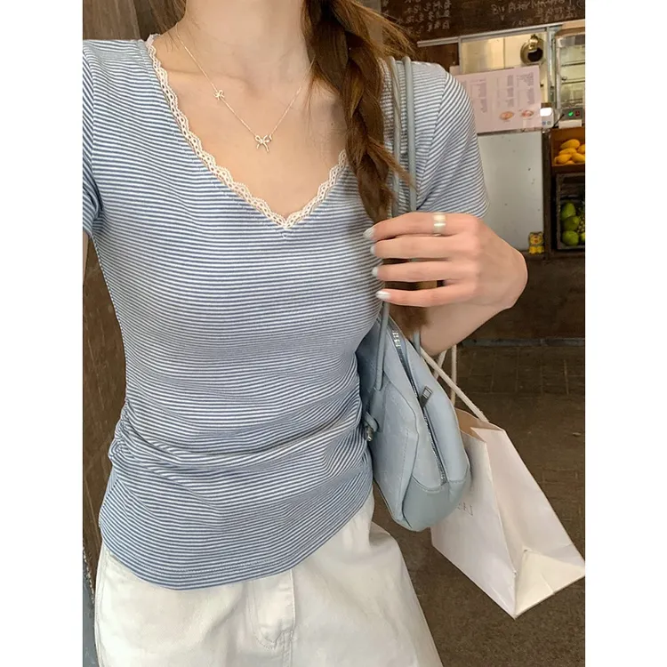 蓝色条纹蕾丝v领短袖女t恤2025新款夏季修身正肩独特漂亮掐腰上衣