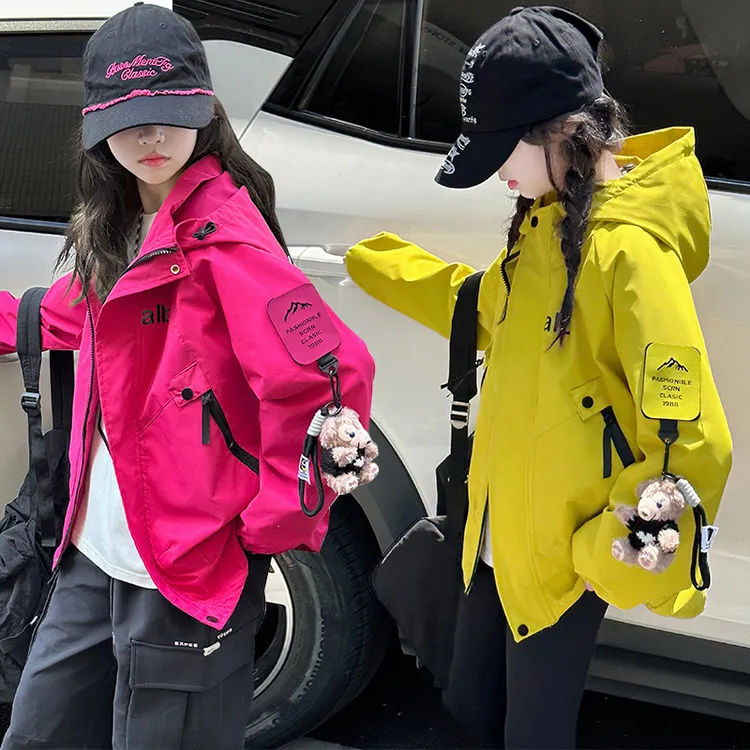 女童冲锋衣秋季户外2025新款儿童秋装防风深秋女大童加厚外套春秋