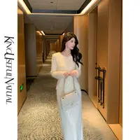 KUN【人鱼梦境】闪耀全场 亮片毛绒感针织花朵上衣半裙秋冬米色套装