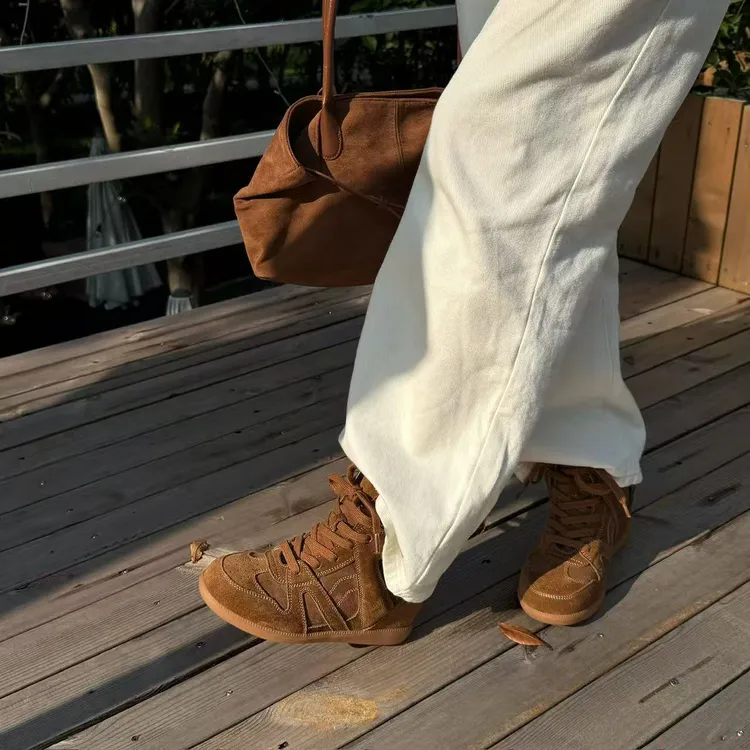 小发喵「绒面奢韵绑带滑板鞋｜街头酷飒新姿态 定义潮流型格」999