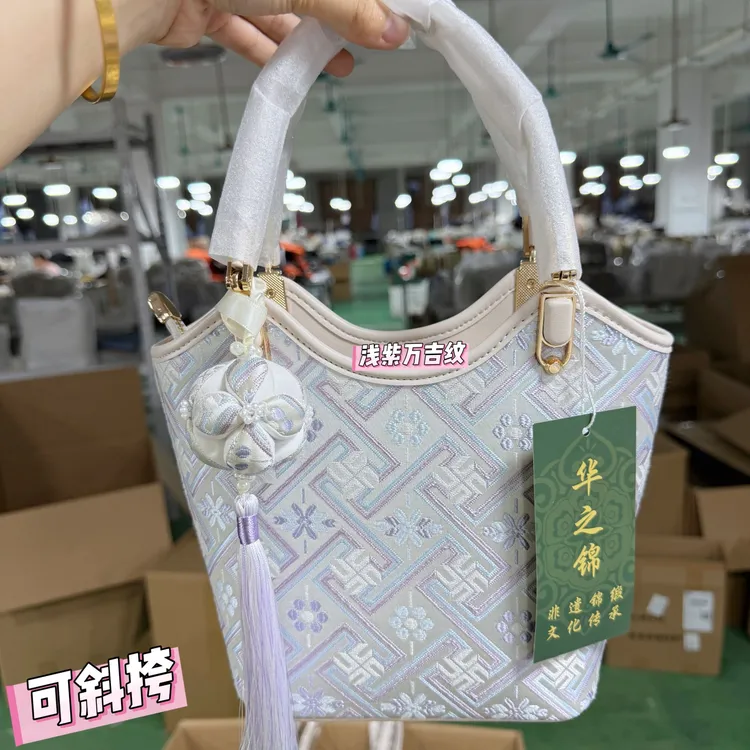 广西壮锦菜篮子包包中国风手提斜跨百搭款送丝巾