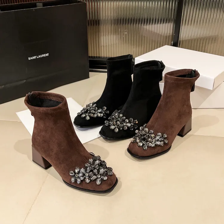 磨砂绒面水钻方扣粗跟方头短靴女秋冬新款软底瘦瘦靴百搭