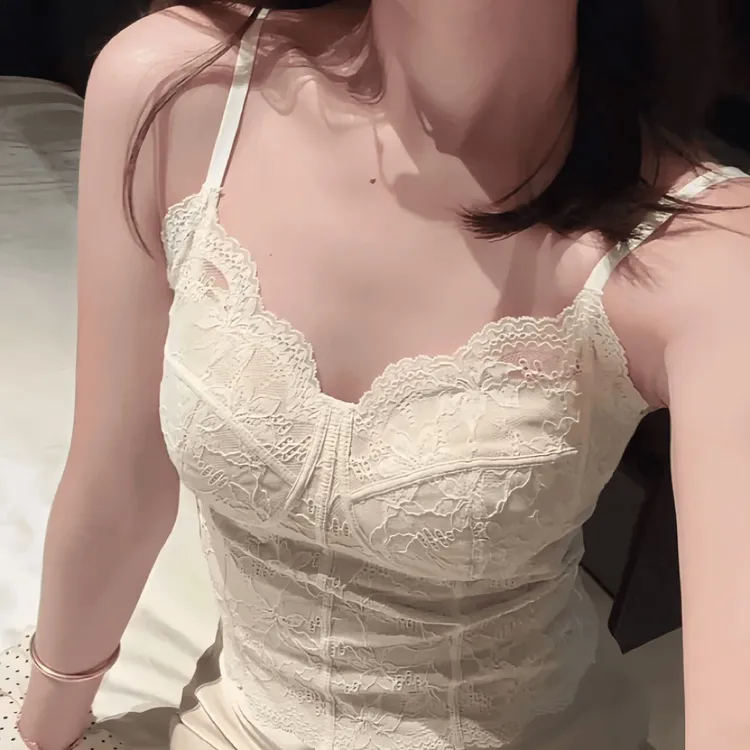 性感纯欲风鱼骨线蕾丝吊带背心内搭高质感带胸垫内衣秋冬打底吊带