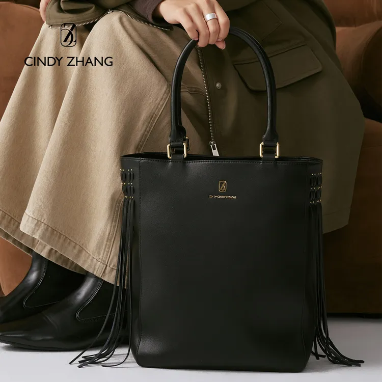 CINDYZHANG 英国设计师品牌经典流苏托特包轻奢小众通勤单肩包黑