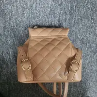 姝宴真皮女包小双肩背包棕色-小