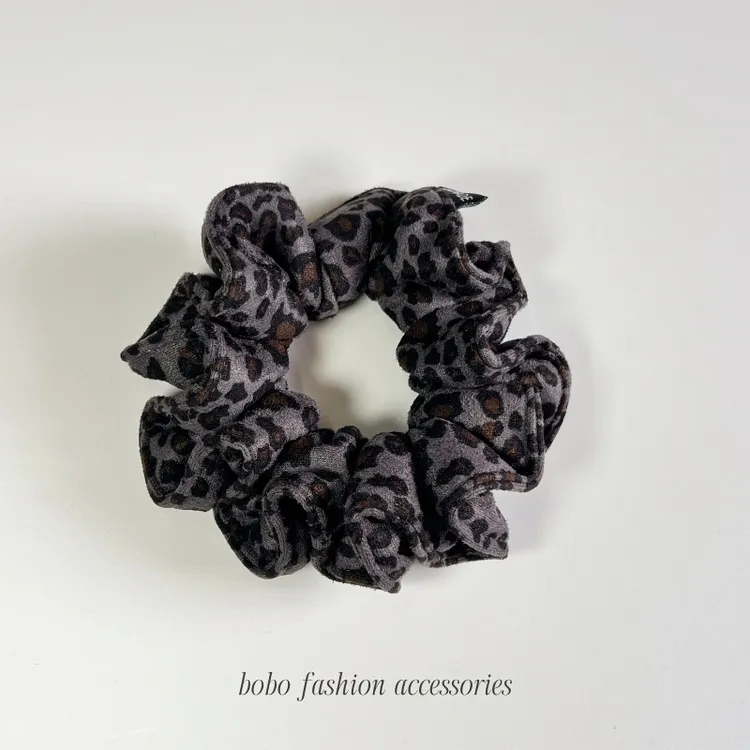 韩版时尚复古皮质小肠发圈褶皱豹纹绒布花苞头绳气质百搭马尾发绳