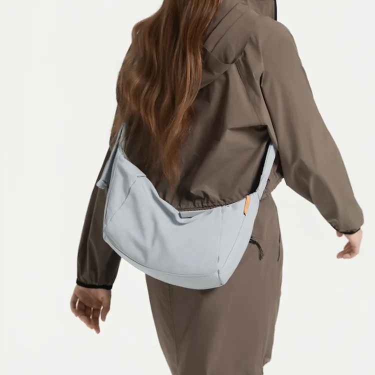 LEFF莱夫秋冬出游时尚斜挎包女运动学生百搭休闲轻便单肩包通勤