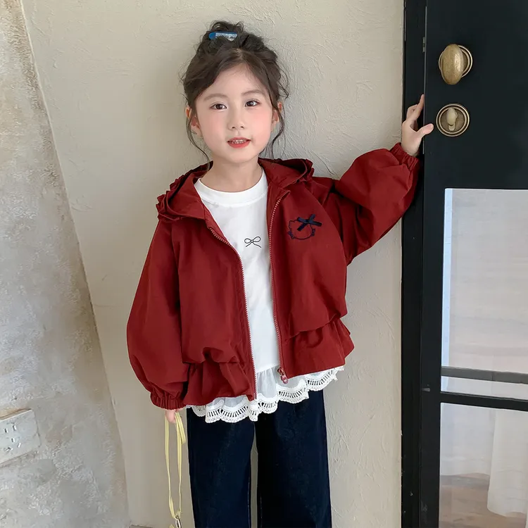 女童外套春秋款2025新款洋气女孩宝宝秋季连帽上衣儿童休闲冲锋衣