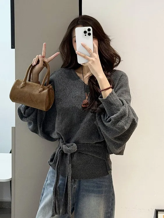 韩系慵懒V领休闲风绑带设计长袖宽松针织衫设计感短款松弛上衣