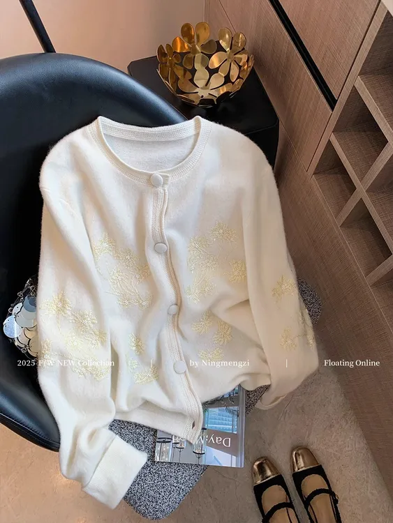 温柔风白色刺绣软糯针织毛衣开衫女2025秋季新款简约气质减龄上衣