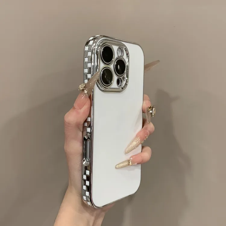 新款简约方格电镀苹果16promax手机壳iPhone15情侣14个性13高颜值