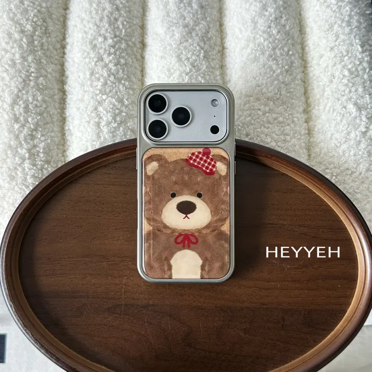 秋冬可爱滴胶小熊适用iPhone17pro max苹果16手机壳15新款防摔14