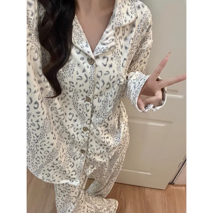 网红豹纹德绒睡衣女秋冬季2025新款保暖开衫韩版家居套装可外穿