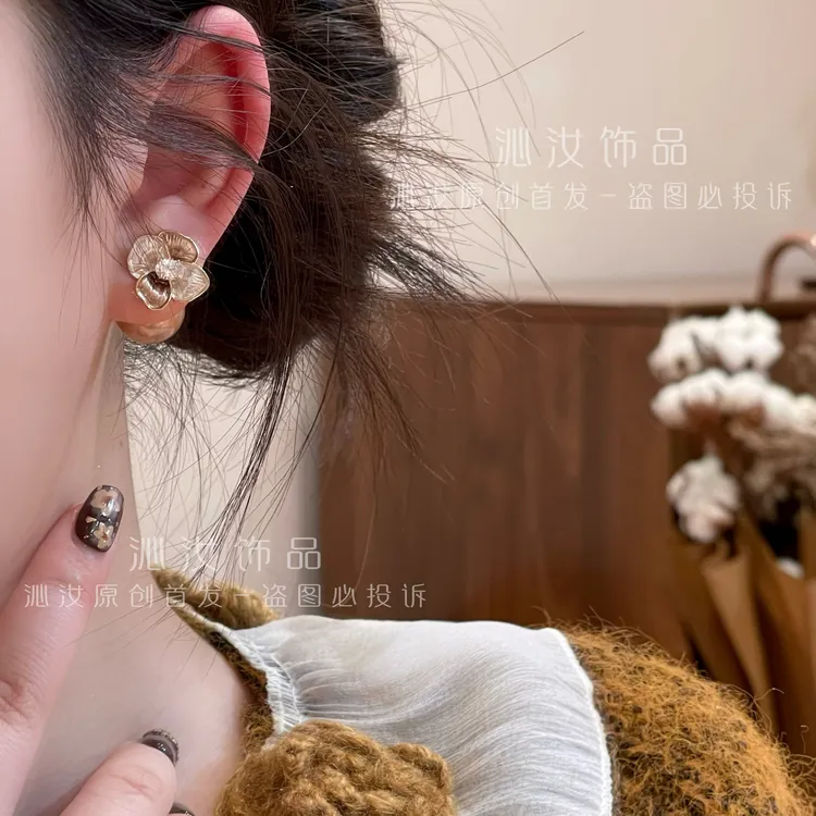 【沁汝饰品】FQ906珠珠花朵耳环一款两戴质感高级气