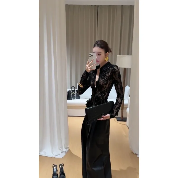 法式性感修身显瘦黑色蕾丝长袖上衣女秋冬季设计感百搭阔腿皮裤子