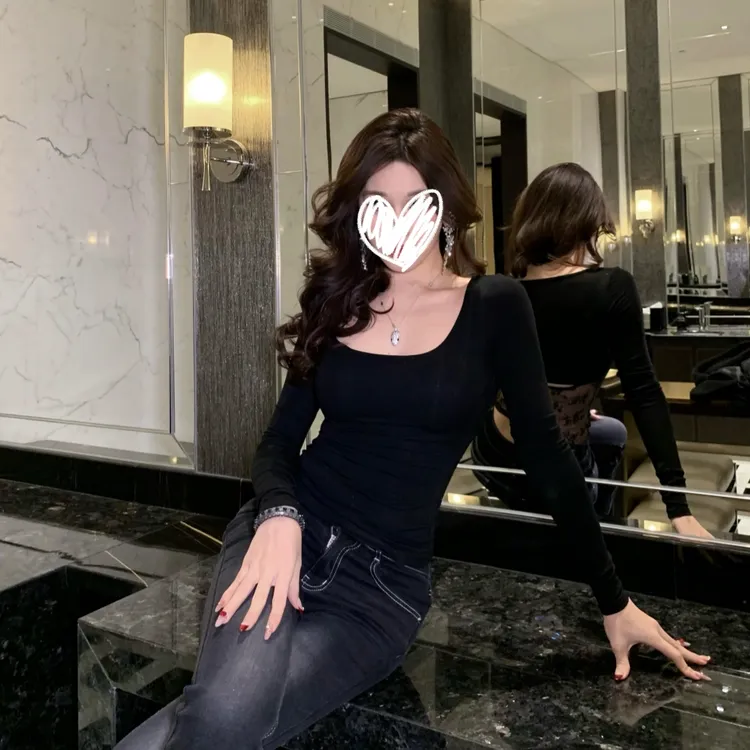 纯欲辣妹黑色蕾丝后背镂空长袖t恤女秋季2025新款内搭打底衫上衣