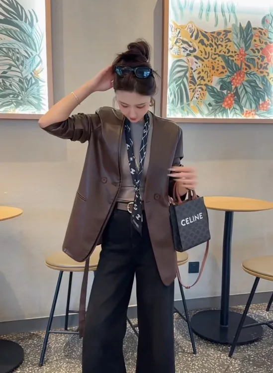 （优优专属）秋季新款显瘦皮衣小众轻奢v领西服女 腰带中长皮衣外套