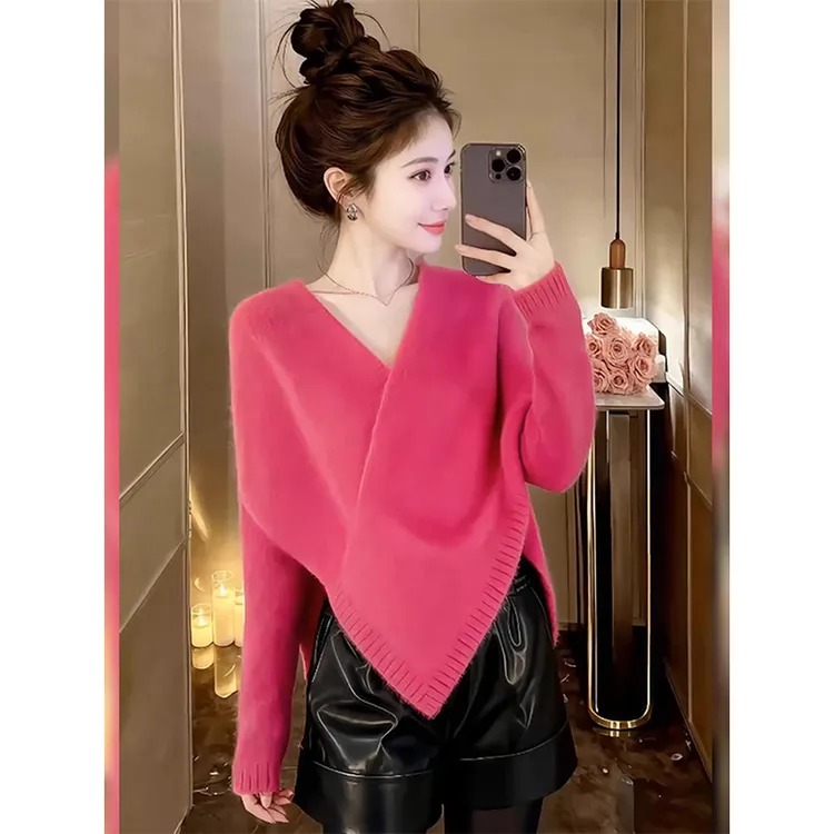 慵懒风气质斗篷针织衫女2026冬季新款巨好看设计感软糯玫红色上衣
