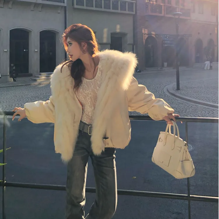 婉君【狐狸大帽子羽绒】“新国标白鸭绒 狐狸毛”羽绒服LWJ25D4C3893