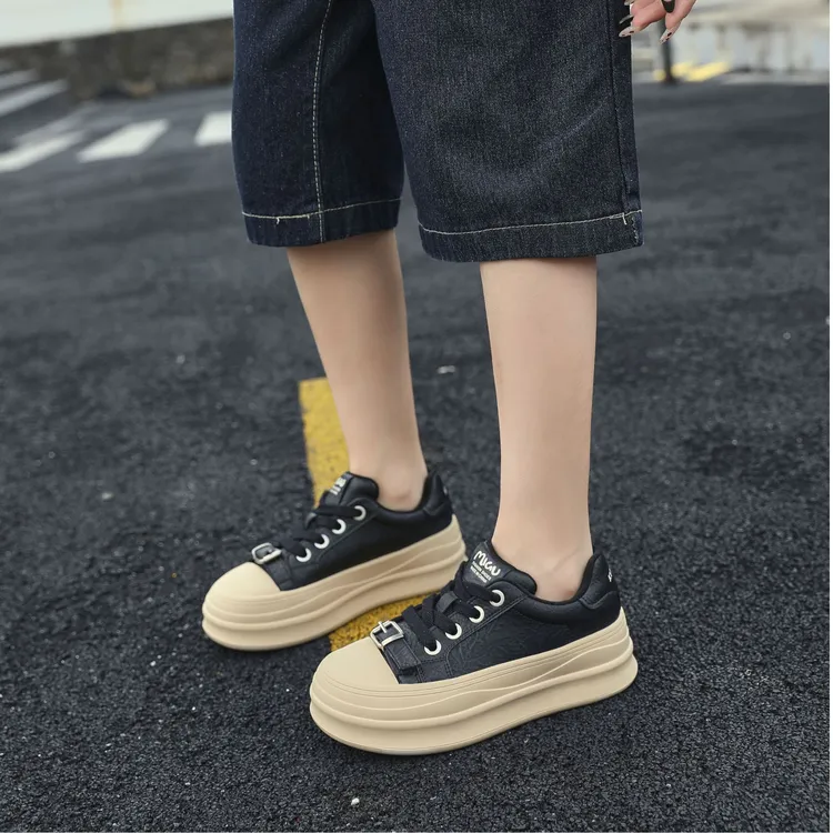  风金属扣厚底休闲板鞋鞋 黑棕撞色复古百搭 舒适增高女鞋 