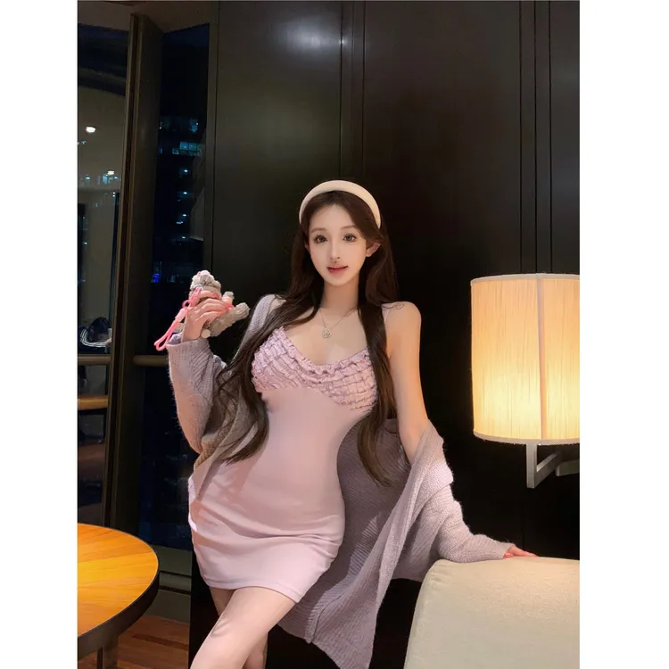 2026春季新款高级感气质外穿纯欲性感连衣裙百搭显瘦紫色毛衣开衫