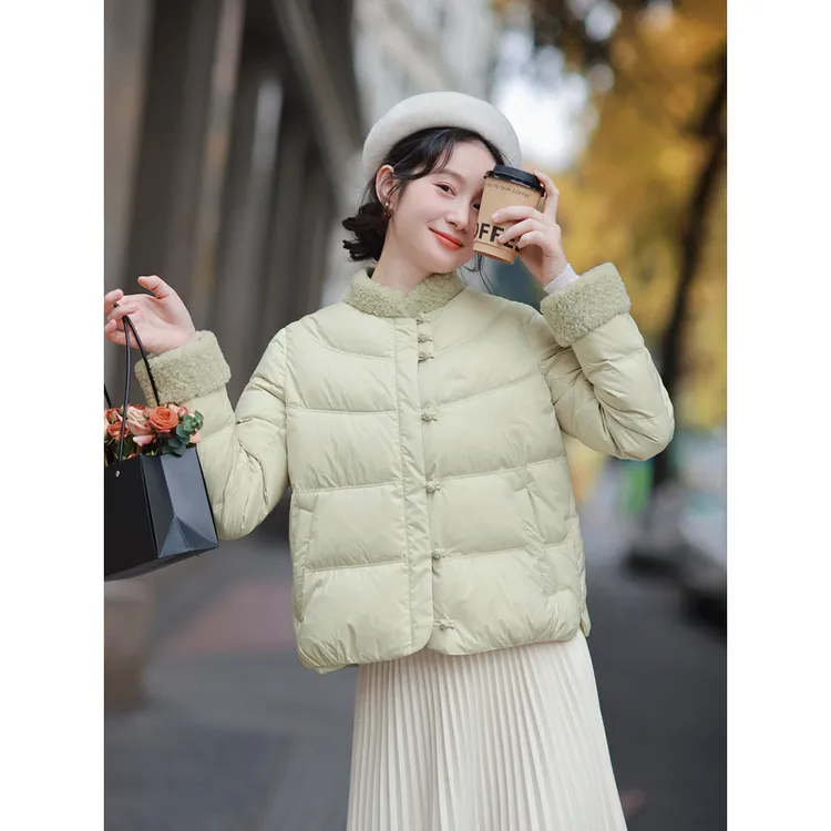 红念文艺绿色羽绒服女短款小个子设计感冬季2025冬季新款外套上衣