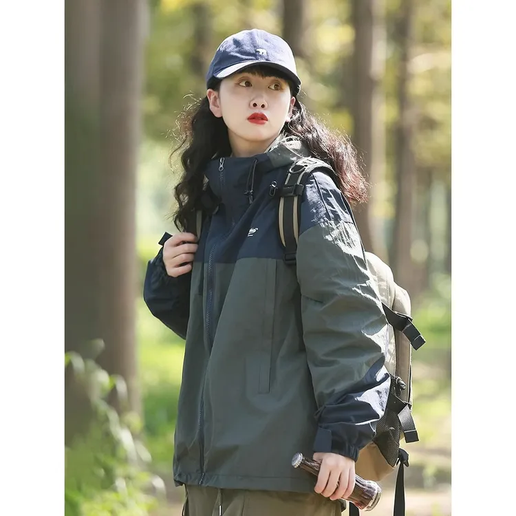 冲锋衣女外套日系工装设计感拼接撞色防水潮牌户外登山服