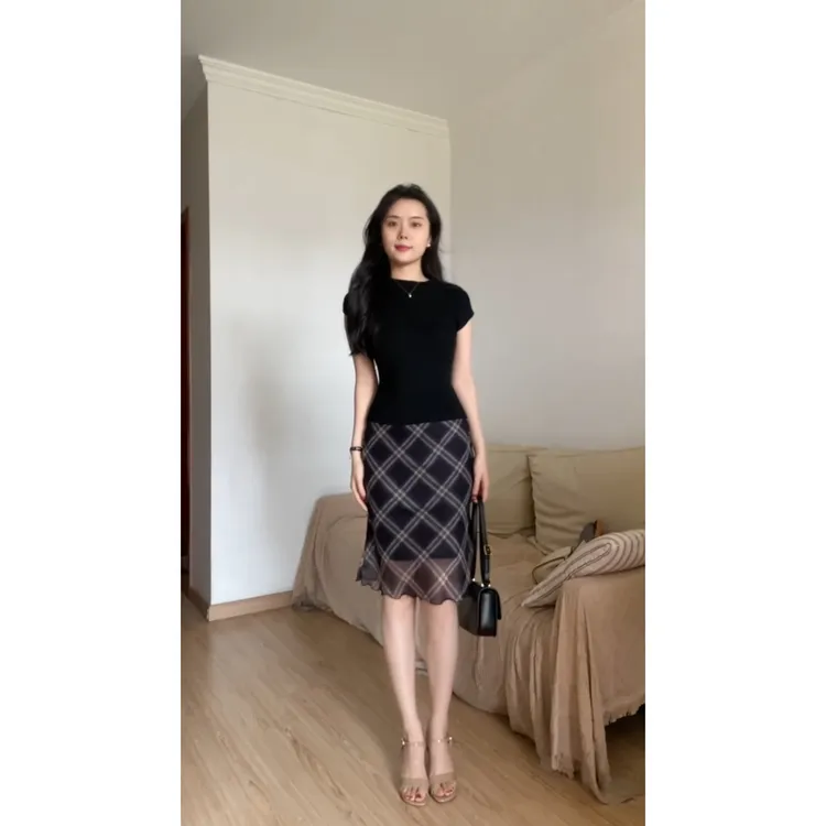 法式复古气质套装黑色修身短袖T恤女夏季新款格纹包臀半身裙套装