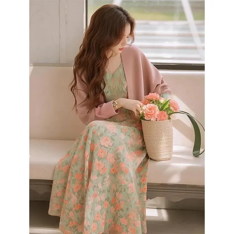 高级感针织开衫时尚碎花吊带连衣裙两件套女2025年春季新款一整套