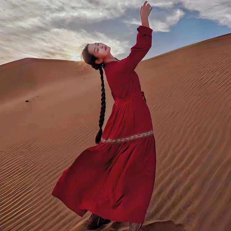 【董艺旅行穿搭】卓玛拉民族风连衣裙刺绣大摆裙旅行拍照新疆西藏