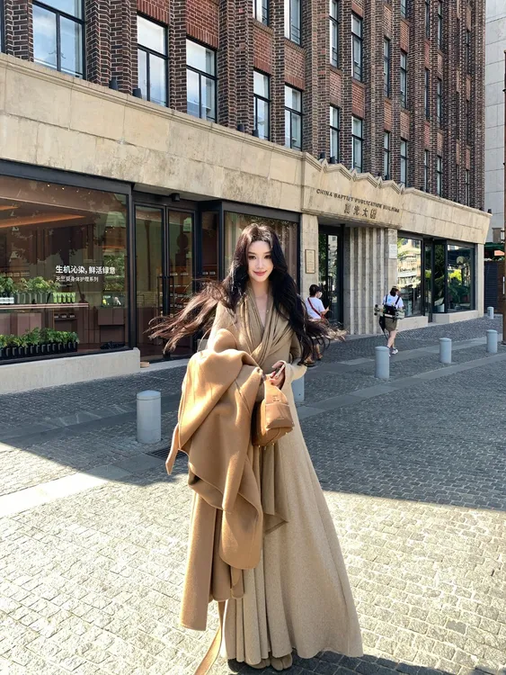 有洧Youwei【珍珠少女】设计感长袖连衣裙女秋内搭针织裙25SS0524