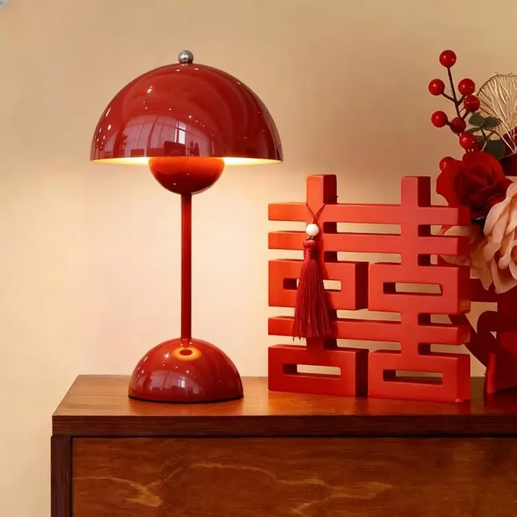 陪嫁床头灯结婚灯实用礼物高级蘑菇长明灯送新人花苞灯台灯可充电