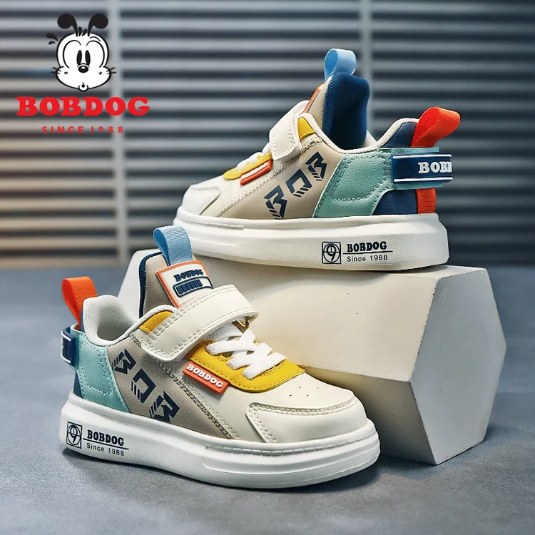 巴布豆男童鞋子皮面防水板鞋2025春秋新款软底防滑轻便运动儿童鞋